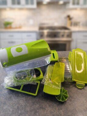 📌Vegetable Chopper Container Onion Slicer- Multi Functional Food Chopper Cutter